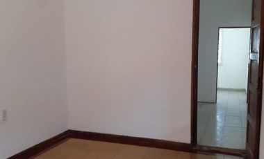 VENTA DE CASA + LOCAL MICRO CENTRO DE LA CIUDAD