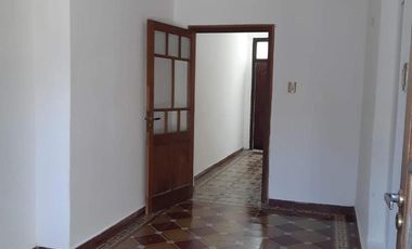 VENTA DE CASA + LOCAL MICRO CENTRO DE LA CIUDAD