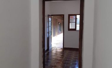 VENTA DE CASA + LOCAL MICRO CENTRO DE LA CIUDAD