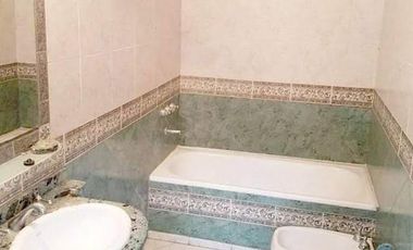 VENTA DE CASA + LOCAL MICRO CENTRO DE LA CIUDAD