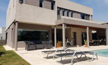 ALQUILER CASA NORDELTA: 3 DORM. DEPEN-PISCINA - ALISOS NORDELTA