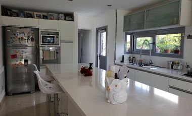 ALQUILER CASA NORDELTA: 3 DORM. DEPEN-PISCINA - ALISOS NORDELTA