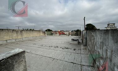 Venta de ph 3 ambientes al frente con local amplio APTO CREDITO