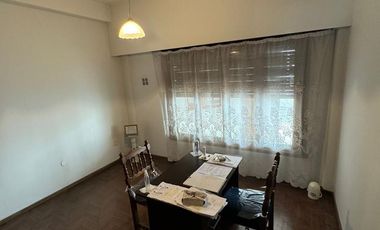 Venta de ph 3 ambientes al frente con local amplio APTO CREDITO