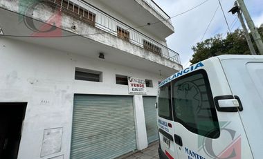 Venta de ph 3 ambientes al frente con local amplio APTO CREDITO