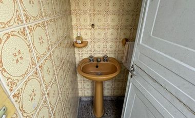 Venta de ph 3 ambientes al frente con local amplio APTO CREDITO