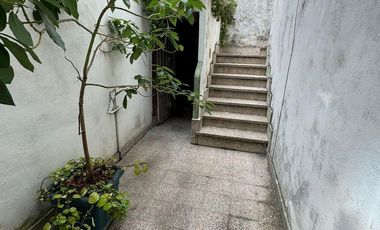 Venta de ph 3 ambientes al frente con local amplio APTO CREDITO