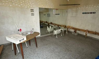 Venta de ph 3 ambientes al frente con local amplio APTO CREDITO