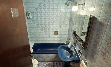 Venta de ph 3 ambientes al frente con local amplio APTO CREDITO