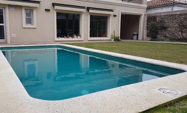 Excepcional casa centrica en Adrogué