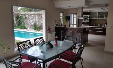 Excepcional casa centrica en Adrogué