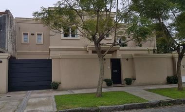 Excepcional casa centrica en Adrogué