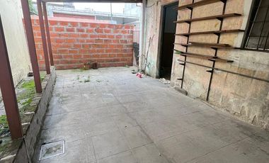 PH DE 3 AMBIENTES CON LOCAL VENTA EN M. GONZALEZ BALCARCE  3358  (REMEDIOS DE ESCALADA)