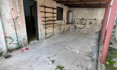 PH DE 3 AMBIENTES CON LOCAL VENTA EN M. GONZALEZ BALCARCE  3358  (REMEDIOS DE ESCALADA)