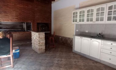 Casa en venta - 1 dormitorio 1 baño- quincho patio - 1200 mts2 - Pilar