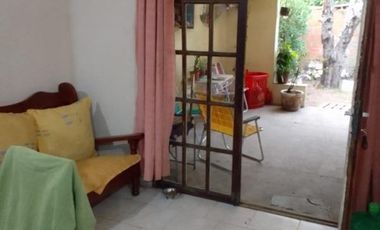 Casa en venta - 4 dormitorios 2 baños - patio y quincho - 315mts2 - Santa Teresita