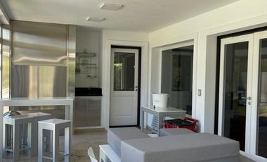 Venta de casa 8 ambientes en Abril Club De Campo, Berazategui