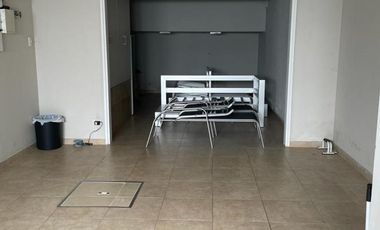 Venta de casa 8 ambientes en Abril Club De Campo, Berazategui