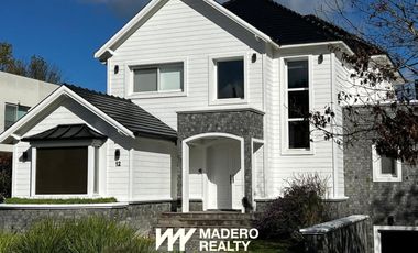 Venta de casa 8 ambientes en Abril Club De Campo, Berazategui