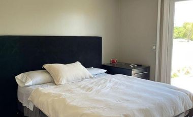 Venta de casa 8 ambientes en Abril Club De Campo, Berazategui