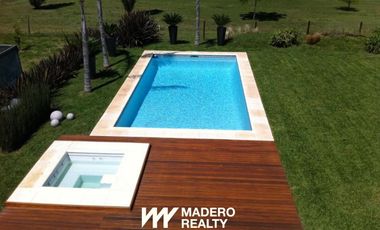 Venta de casa 8 ambientes en Abril Club De Campo, Berazategui