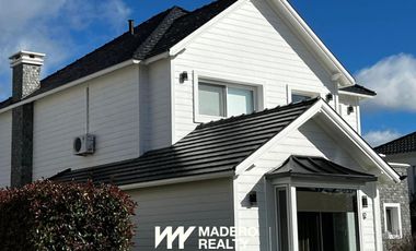 Venta de casa 8 ambientes en Abril Club De Campo, Berazategui