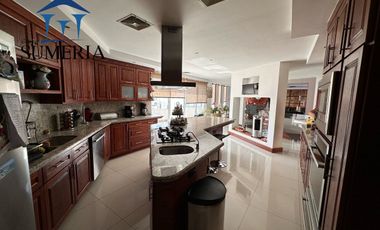 Casa en renta con alberca, sauna, vapor y área de gimnasio