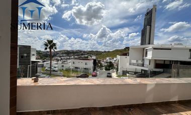 Casa en renta con alberca, sauna, vapor y área de gimnasio