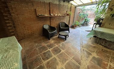 Casa en Liniers de 3 habitaciones, 2 baños y patio