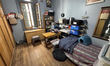 Casa en Liniers de 3 habitaciones, 2 baños y patio