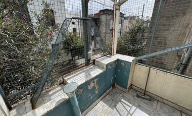 Casa en Liniers de 3 habitaciones, 2 baños y patio