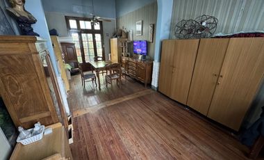Casa en Liniers de 3 habitaciones, 2 baños y patio