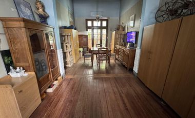 Casa en Liniers de 3 habitaciones, 2 baños y patio