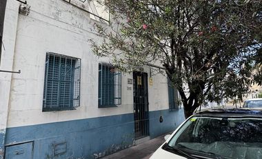 Casa en Liniers de 3 habitaciones, 2 baños y patio