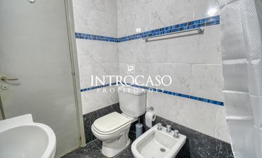 Venta Permuta Departamento 2 Ambientes Con Dependencia Cochera