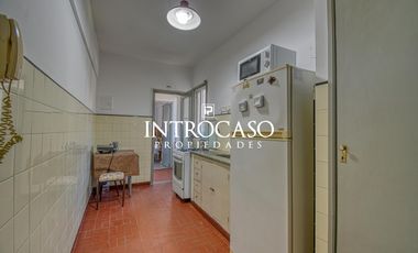 Venta Permuta Departamento 2 Ambientes Con Dependencia Cochera