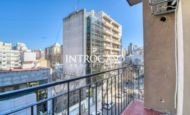 Venta Permuta Departamento 2 Ambientes Con Dependencia Cochera