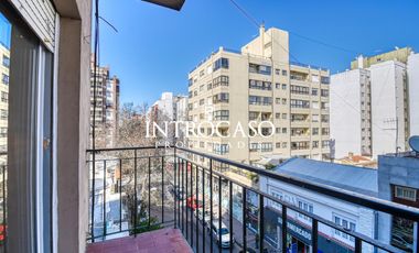 Venta Permuta Departamento 2 Ambientes Con Dependencia Cochera