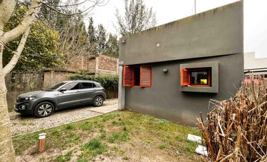 Casa en venta - 2 dormitorios 1 baño - 80mts2 - Villa Parque Sicardi