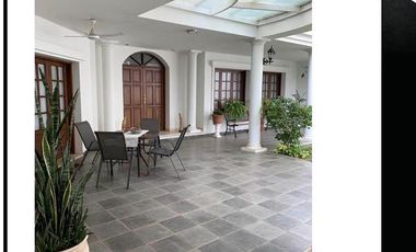 MAGNIFICO CHALET EN PLENO B° CAMBA CUA