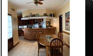 MAGNIFICO CHALET EN PLENO B° CAMBA CUA