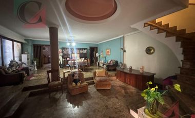 Casa 5 ambientes sobre lote propio