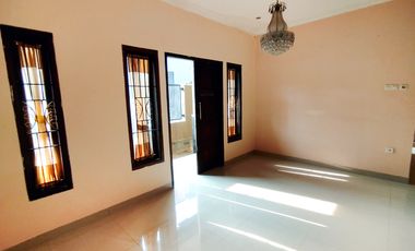 Rumah Bagus Dan Nyaman 2 Lantai Siap Huni di Pusat Kota Cianjur