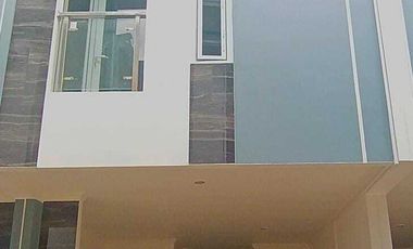 DIJUAL RUMAH MEWAH MINIMALIS MODERN DI CEMPAKA PUTIH JAKARTA PUSAT