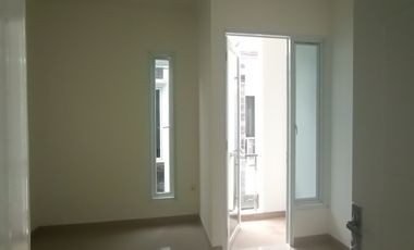 DIJUAL RUMAH MEWAH MINIMALIS MODERN DI CEMPAKA PUTIH JAKARTA PUSAT