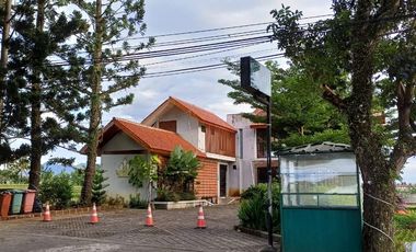 Ruang Usaha Full Furnish dengan Pemandangan Asri di Cianjur