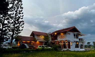 Ruang Usaha Full Furnish dengan Pemandangan Asri di Cianjur