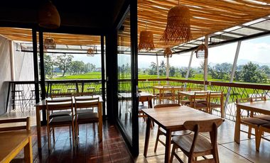 Ruang Usaha Full Furnish dengan Pemandangan Asri di Cianjur
