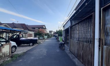 DIJUAL CEPAT - 1 unit rumah tinggal 2lt Gg. Merak 3