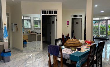 Villa Impian! Nyaman dan Asri Siap Huni di Kota Bunga Cipanas